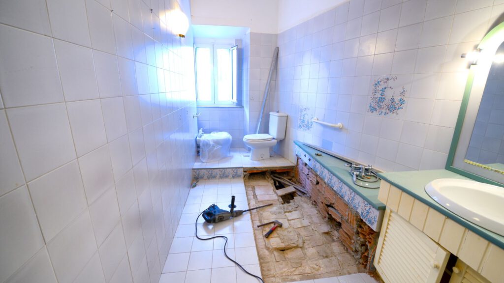 Bad renovieren in Mettmann - Fliesen Mölder - Mettmann - Fliesenverlegung - Badsanierung - Barrierefreie Duschen - Silikonverfugung - Großformatfliesen - Trockenbau